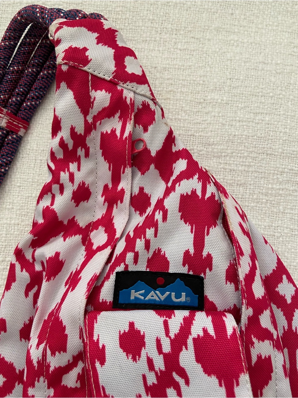 Kavu Pink Ikat Sling Bag - Women's Crossbody Pack Multiple Compartments - Picture 2 of 12